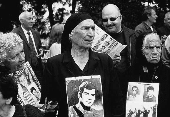 «Η αγωνία τον συγγενών για την αναγνώριση των αγνοουμένων που συμμετείχαν στα          στρατεύματα  για την υπεράσπιση της πατρίδας».